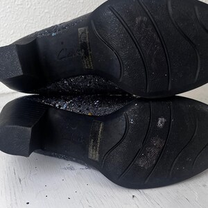 Stivali Clarks in pelle nera olografica glitterata, unici e personalizzati, taglia 8 immagine 9