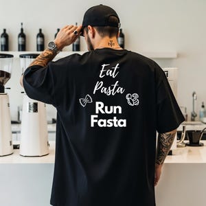 T-shirt Eat Pasta Run Fasta, T-shirt graphique de course drôle, T-shirt de fitness pour coureur de marathon