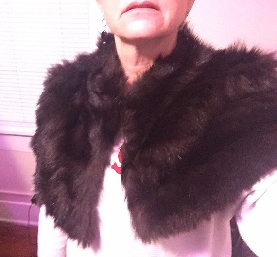 SALE ** Fox Fur Vintage Capelet Pristine - image 1