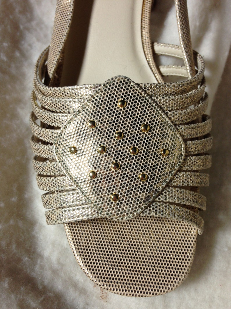Vintage New Condition Annie Gold Open Toe Heels Shoes 7W