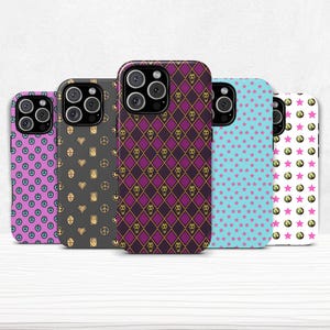 Puede incluir: Juego de tres tazas de cerámica con acabado mate moteado. Cada taza presenta un color diferente: azul claro, crema y gris. Diseño sencillo y moderno, forma redondeada y asa cómoda.