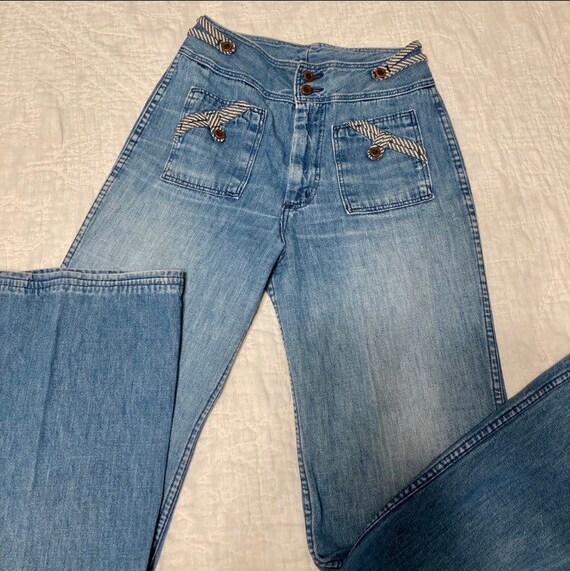 Wrangler Wide Leg Flare Bell Bottom Vintage Jeans