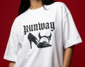Camiseta de El diablo viste de Prada, camiseta gráfica inspirada en la moda, camiseta urbana vanguardista, atuendo femenino oscuro, camiseta de chica jefa