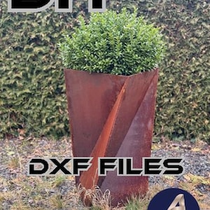 Puede incluir: Una jardinera alta de metal marrón oxidado con un diseño geométrico, llena de follaje verde vibrante. Las palabras "DIY" y "DXF FILES" se muestran en negrita, en negro. Un círculo azul con el texto "A METAL" está en la esquina inferior derecha.