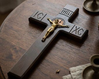Crucifijo ortodoxo de madera hecho a mano, cruz para colgar en la pared con Jesús chapado en oro, decoración cristiana para el altar del hogar, regalo religioso para la bendición.