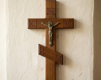 Crucifijo bizantino artesanal, cruz de pared ortodoxa de madera, decoración religiosa para la pared, regalo cristiano para el hogar, cruz ortodoxa tradicional.