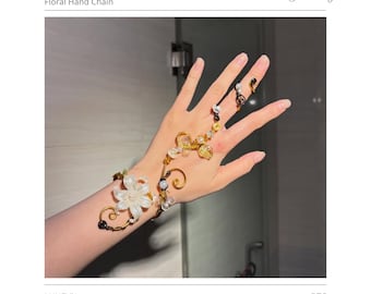Cadena de mano floral LUNEVIA / Joyería de mano de hada dorada con flor de perlas y detalles de cristal / Cadena de mano ajustable, regalo para ella / Jewlingvn