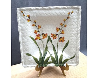 Italian Majolica Floral Square Plate / Bowl Basket Weave Crazed Cottagecore
