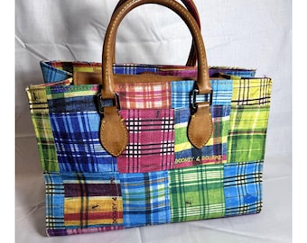 Bolso de mano Dooney & Bourke Madras Plaid Picnic Ants (Colección descontinuada)