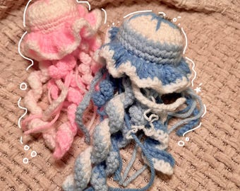 Handmade Crochet Jellyfish Keychain, Amigurumi Ocean Charm, Backpack Accessory