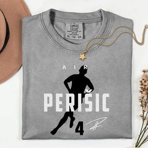Comfort Colors® Air Perišić #4 Soccer Player Tribute Graphic Tee, Croatia Football Star Signature Design, 2026 World Cup Fan Unisex T-Shirt 画像 8