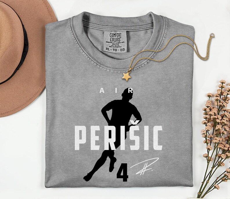 Comfort Colors® Air Perišić #4 Soccer Player Tribute Graphic Tee, Croatia Football Star Signature Design, 2026 World Cup Fan Unisex T-Shirt 画像 8