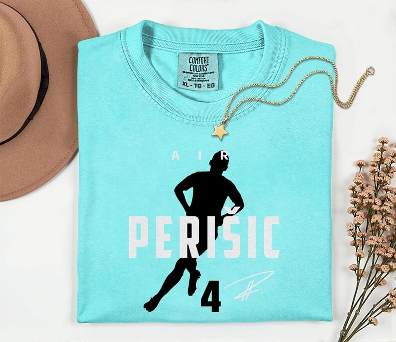 Comfort Colors® Air Perišić #4 Soccer Player Tribute Graphic Tee, Croatia Football Star Signature Design, 2026 World Cup Fan Unisex T-Shirt 画像 4