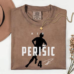 Comfort Colors® Air Perišić #4 Soccer Player Tribute Graphic Tee, Croatia Football Star Signature Design, 2026 World Cup Fan Unisex T-Shirt 画像 5