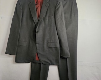 H Freeman & Son George J Good Berkeley Suit Gray 2 Button Cuffed 40R 31W