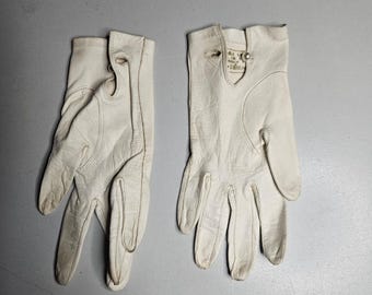 Vintage Macy Associates White Leather Gloves Made in Italy Pearl Button Size 6.5