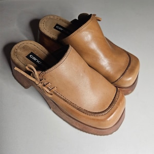 Candies Vintage 90s Tan Leather Platform Clogs Square Toe Wood Heel Mules 7 Y2K