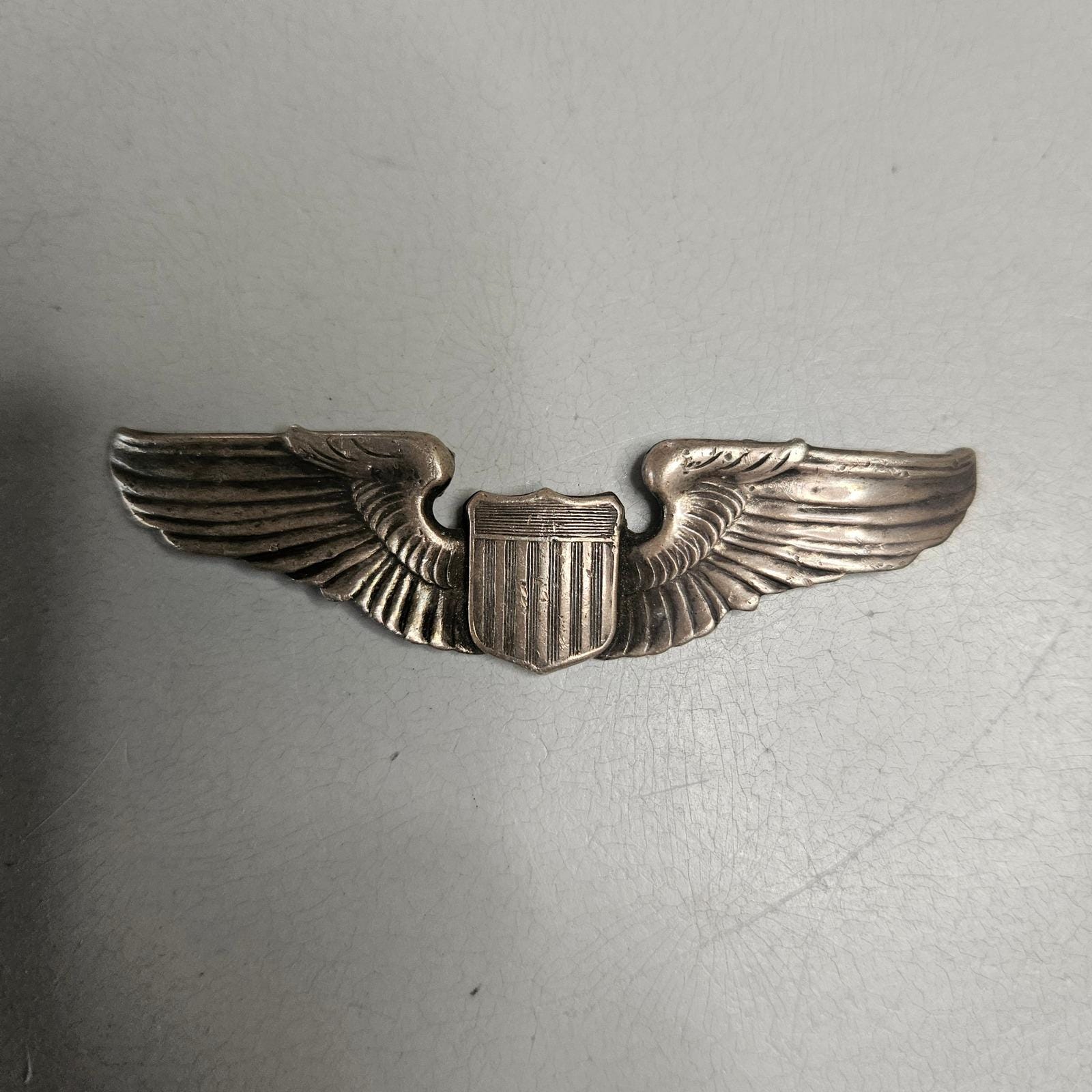 Vtg US Army Air Corps Force Pilot Wings Insignia Pin Shield Aged Silver Tone