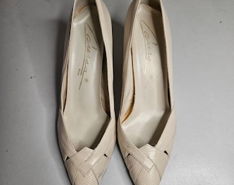 Caressa Spain Vintage Cream Leather Lizard Embossed Pointed Toe Pumps 7.5M 74472