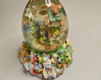 Vintage Easter Egg Musical Snow Globe Bunny Rabbit Garden Glitter Water Globe