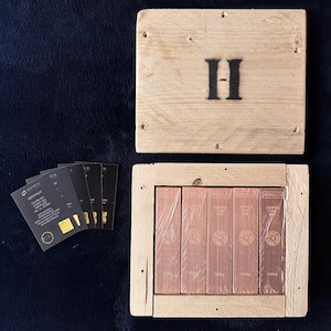 Caixa para lingotes de cobre, 5 x 1 kg, pureza 999, com certificado de autenticidade.