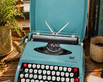 Vintage Smith Corona Corsair Typewriter  ,1960s Portable SCM Made in England ,Working  Typewriter for Writers & Retro Decor,Alpine Aesthetic