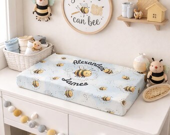 Capa para trocador de bebê com estampa de abelhas | Decoração personalizada para o quarto do bebê com tema de abelhas