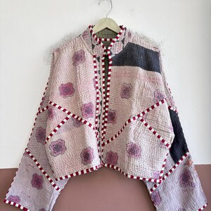 Chaqueta Kantha vintage reversible, abrigo de algodón con retazos hecho a mano, prenda de abrigo estilo boho indio.