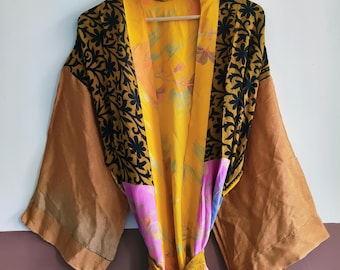 Bata kimono de seda vintage, pareo bohemio con retazos, chaqueta bordada artesanal india