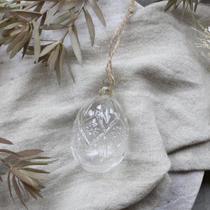 Easter Decorations - Hanging Clear Glass Easter Egg with Embossed Diamond Pattern - Hanging Easter Egg for Easter Tree Displays - Clear Egg