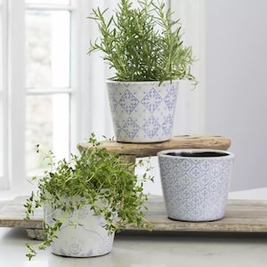 Lichtblauwe Nederlandse pot - 3 ontwerpen - geometrisch ontwerp - craquelé glazuur bloempot blauw - rustieke bloempotcover - vetplanter