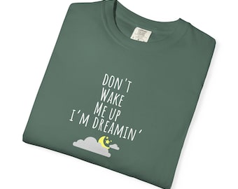 Väck mig inte, jag drömmer, t-shirt | Sömnig moln, självvård, rolig, välbefinnande, drömsk, moln 9