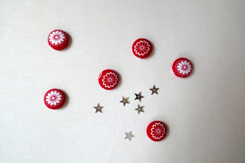 Set of 6 Fabric Button Magnet Great for Kitchen or Office Fridge Magnets Red and White Daisy Fabric Fridge Magnets