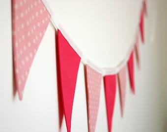 Mini Fabric Bunting - Points roses et bruant fuchsia, accessoire photo, décor de fête, guirlande en tissu, décor de pépinière