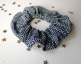 Navy and White Maze Scrunchie - Regular size cotton Scrunchie - Scrunchy Bun Wrap Hair Tie - Indigo Geometric Abstract