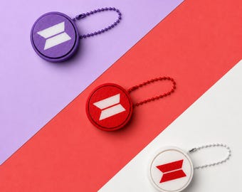 K-POPにインスパイアされたBTSクリッカーキーホルダー、ARMYフィジェットトイ、クリック感あふれる感覚刺激ギフト、3Dプリントアクセサリー