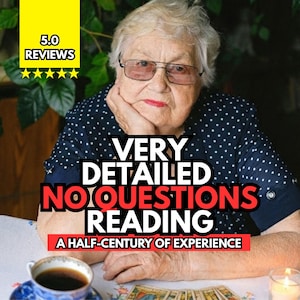 Peut inclure: Une personne âgée aux cheveux blancs courts et lunettes portant une chemise bleu marine à pois blancs. Le texte indique 5.0 REVIEWS, VERY DETAILED NO QUESTIONS READING et A HALF-CENTURY OF EXPERIENCE. Une tasse de café et des tarots sont visibles.