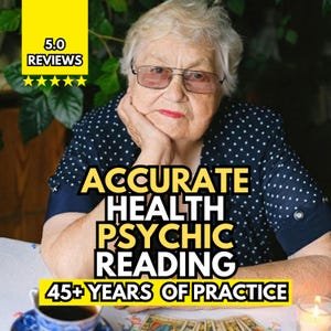 Puede incluir: Una persona mayor con cabello blanco corto y gafas que viste una camisa azul marino con lunares. La imagen presenta el texto ACCURATE HEALTH PSYCHIC READING 45+ YEARS OF PRACTICE y 5.0 REVIEWS con cinco estrellas amarillas, junto a cartas de tarot.