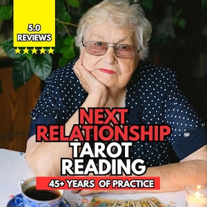 Op de afbeelding: Een persoon met kort wit haar en een bril draagt een marineblauw overhemd met witte stippen. De afbeelding bevat de tekst 5.0 REVIEWS, NEXT RELATIONSHIP TAROT READING en 45+ YEARS OF PRACTICE, met een koffiekopje en tarotkaarten.