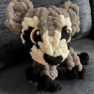 Tony the Trash Panda & Jimothy the Raccoon-Finger knit Raccoon Pattern with Video Tutorial