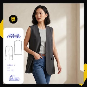 Peut inclure: Un gilet sans manches gris foncé avec une fermeture à bouton unique, porté sur un t-shirt gris et un jean bleu. L'image comprend également un patron numérique pour le gilet, avec des tailles allant de XS à XL. Le texte "DIGITAL PATTERN" est affiché.
