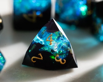 Black and Blue Sharp Edge DND Dice Set, Diamond Cut Resin Polyhedral Dice, Iridescent RPG Dice, Dungeons and Dragons Gift