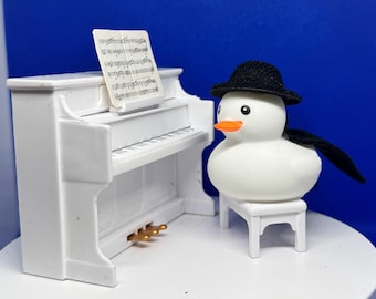 Pianist duck