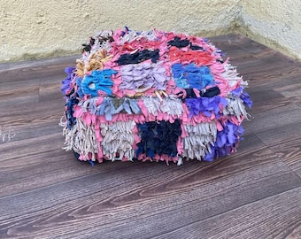 Vintage marokkanischer Bodenpouf – handgewebtes Berberkissen aus Boujad-Teppich – Boho-Hocker im Ethno-Stil