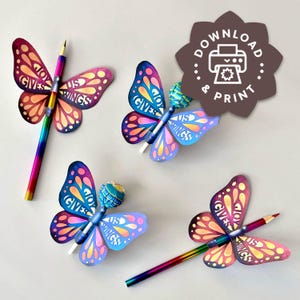 Tarjetas de alegría de mariposas imprimibles para San Valentín / Clase para niños Descarga en PDF / La alegría nos da alas Cita de Bahai AyyamiHa Etiqueta de regalo Lápiz de piruleta