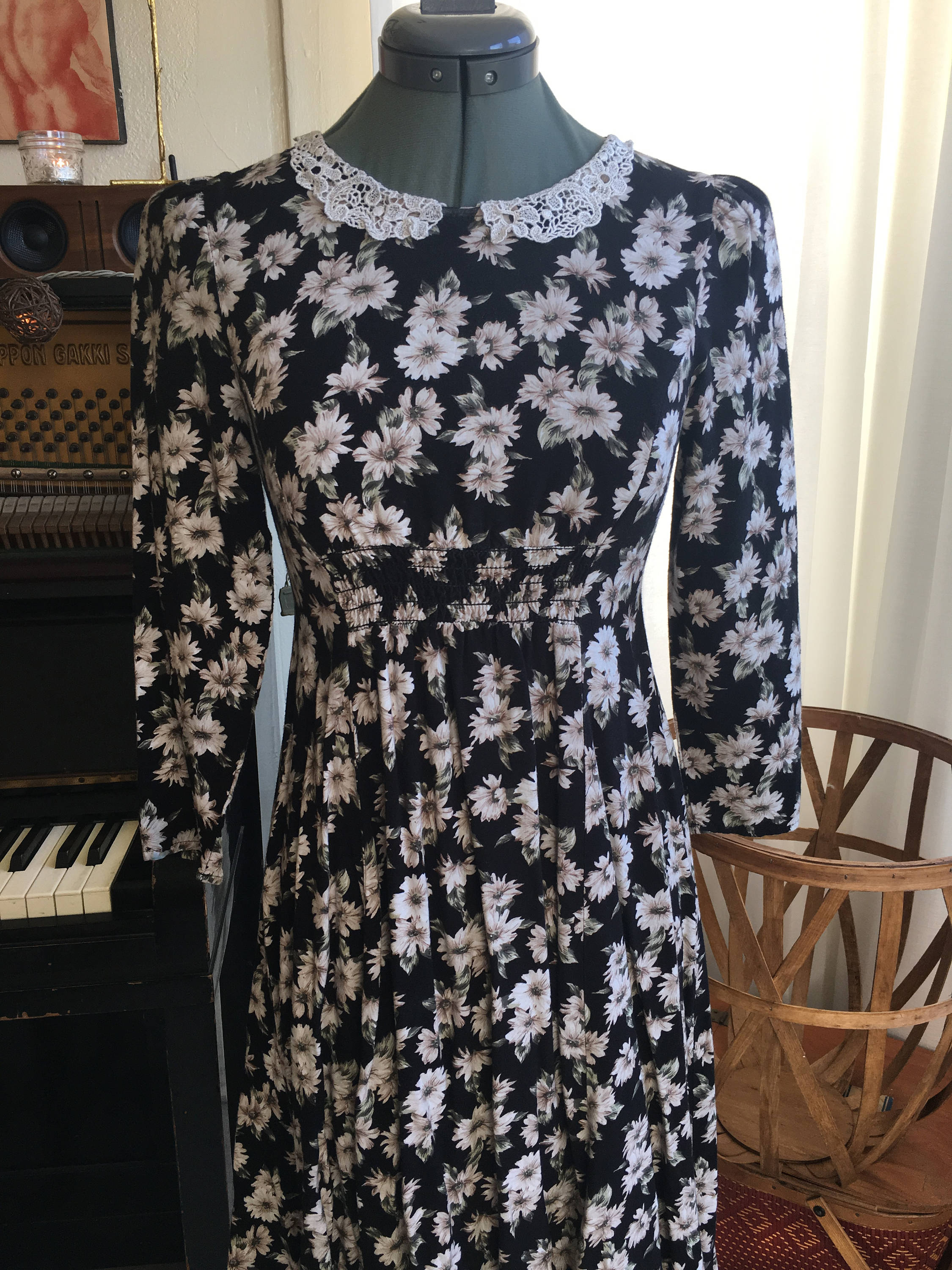 Lace Peter Pan Collar 90's Dress