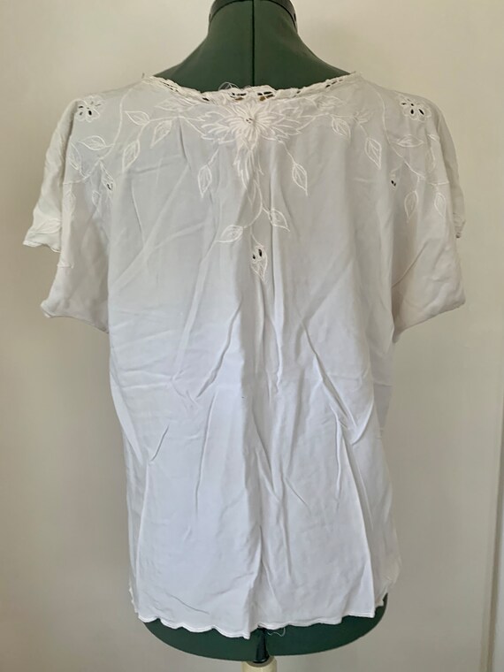 White Floral Embroidery Shirt - image 7