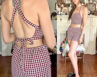 Completo composto da top all'americana e pantaloncini, realizzato a mano.