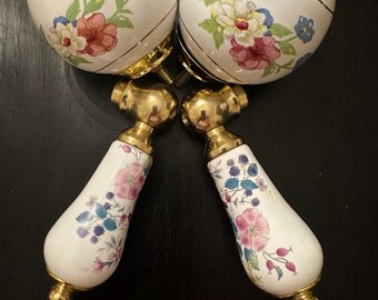 Zestaw dwóch uchwytów porcelanowych Vintage do kranów z ciepłą i zimną wodą oraz dwóch gałek Vintage