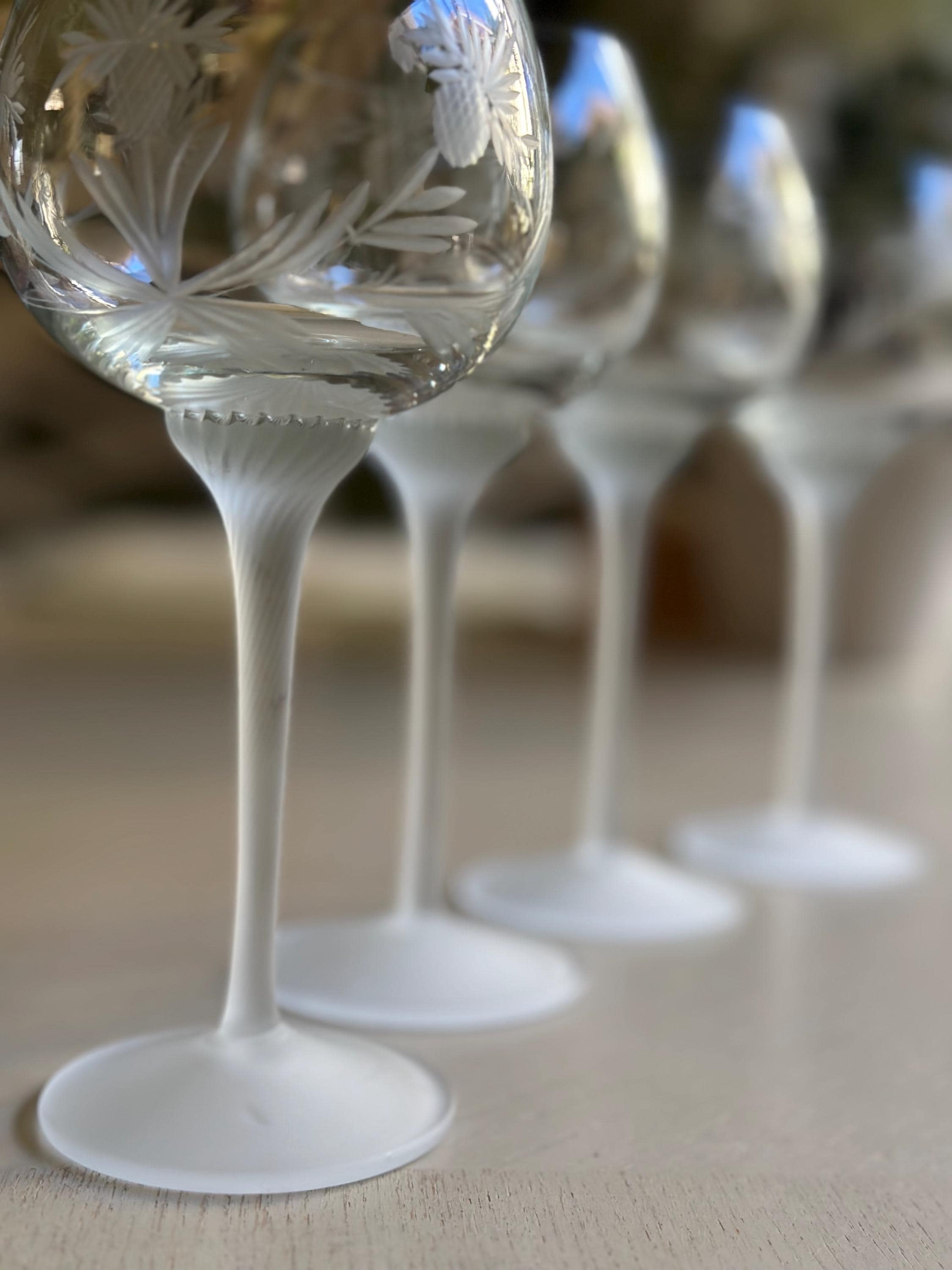 12 ounce stemless wine glasses 12-Pack Transparent Plastic Stemless Wine Glasses 12Oz, Clear With Gold Rim
